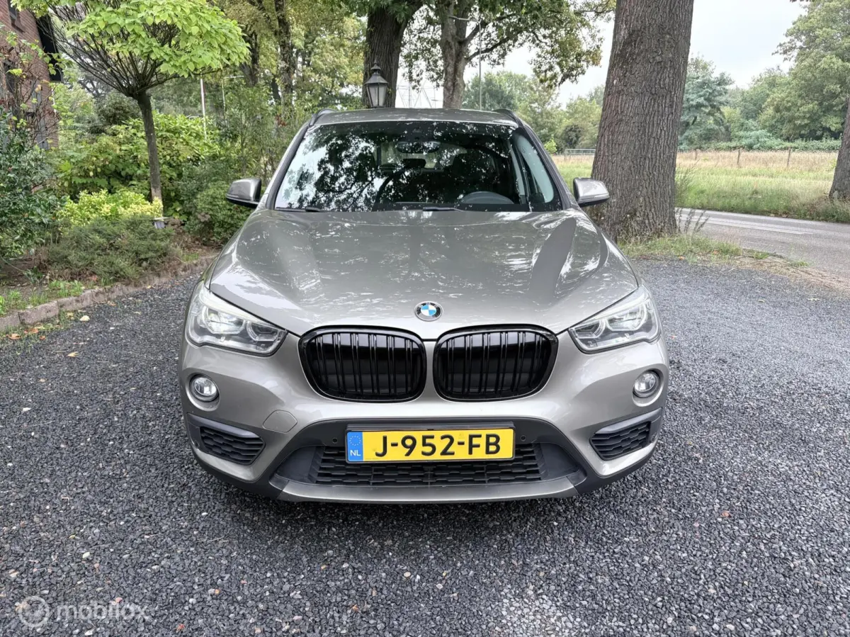 sDrive18i Centennial Executive | AUTOMAAT | TREKH. |