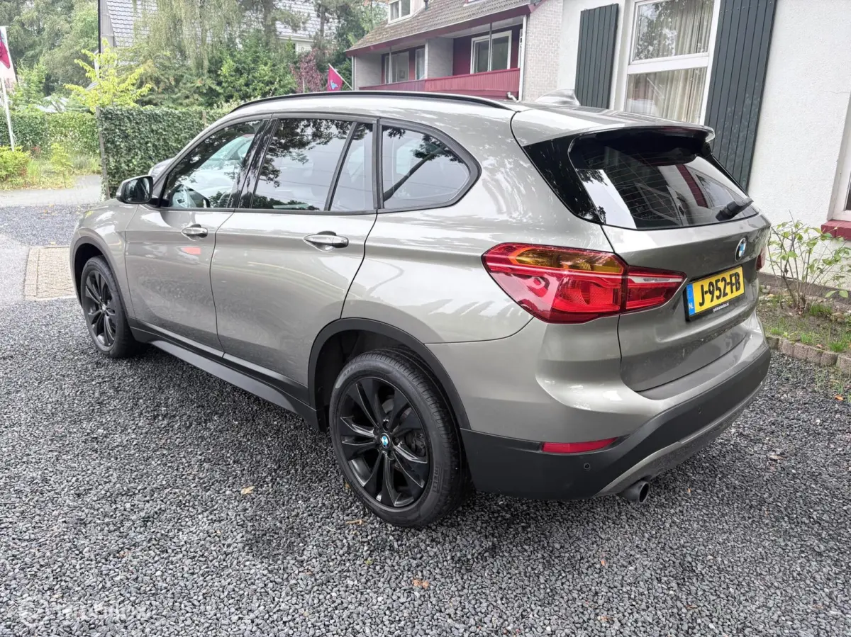 sDrive18i Centennial Executive | AUTOMAAT | TREKH. |