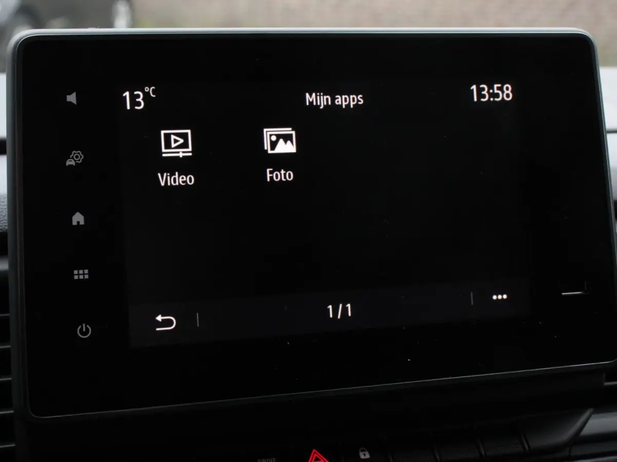 2.0 Blue dCi 150 EDC T30 L2H1 Advance Dubbele Cabine Navigatie Airco Lichtmetalen velgen Betimmering Trekhaak Camera Parkeer sensoren Dab