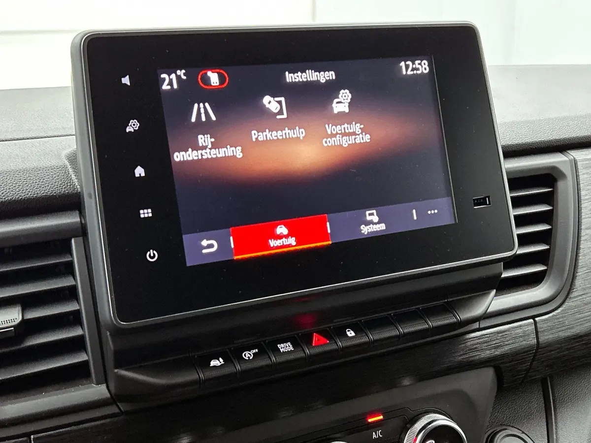 2.0 Blue dCi 150 EDC T30 L2H1 Advance Dubbele Cabine Navigatie Airco Lichtmetalen velgen Betimmering Trekhaak Camera Parkeer sensoren Dab