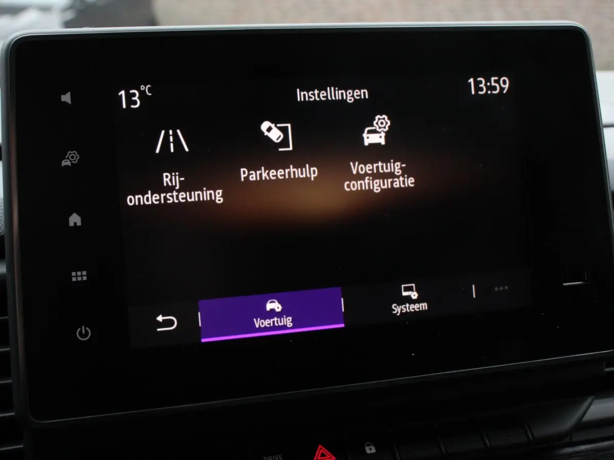 2.0 Blue dCi 150 EDC T30 L2H1 Advance Dubbele Cabine Navigatie Airco Lichtmetalen velgen Betimmering Trekhaak Camera Parkeer sensoren Dab