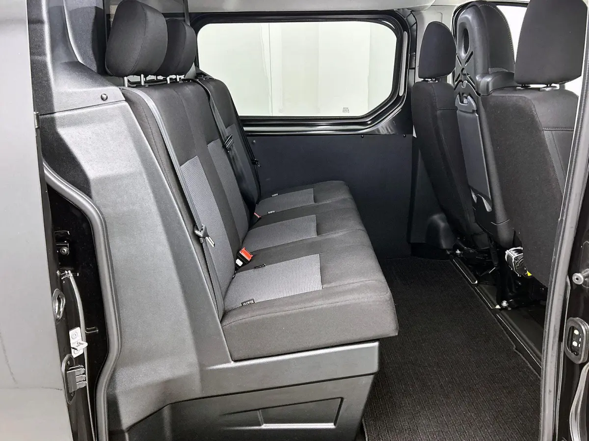 2.0 Blue dCi 150 EDC T30 L2H1 Advance Dubbele Cabine Navigatie Airco Lichtmetalen velgen Betimmering Trekhaak Camera Parkeer sensoren Dab