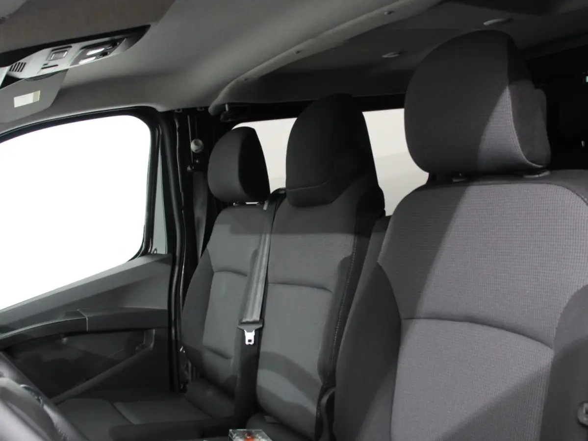 2.0 Blue dCi 150 EDC T30 L2H1 Advance Dubbele Cabine Navigatie Airco Lichtmetalen velgen Betimmering Trekhaak Camera Parkeer sensoren Dab