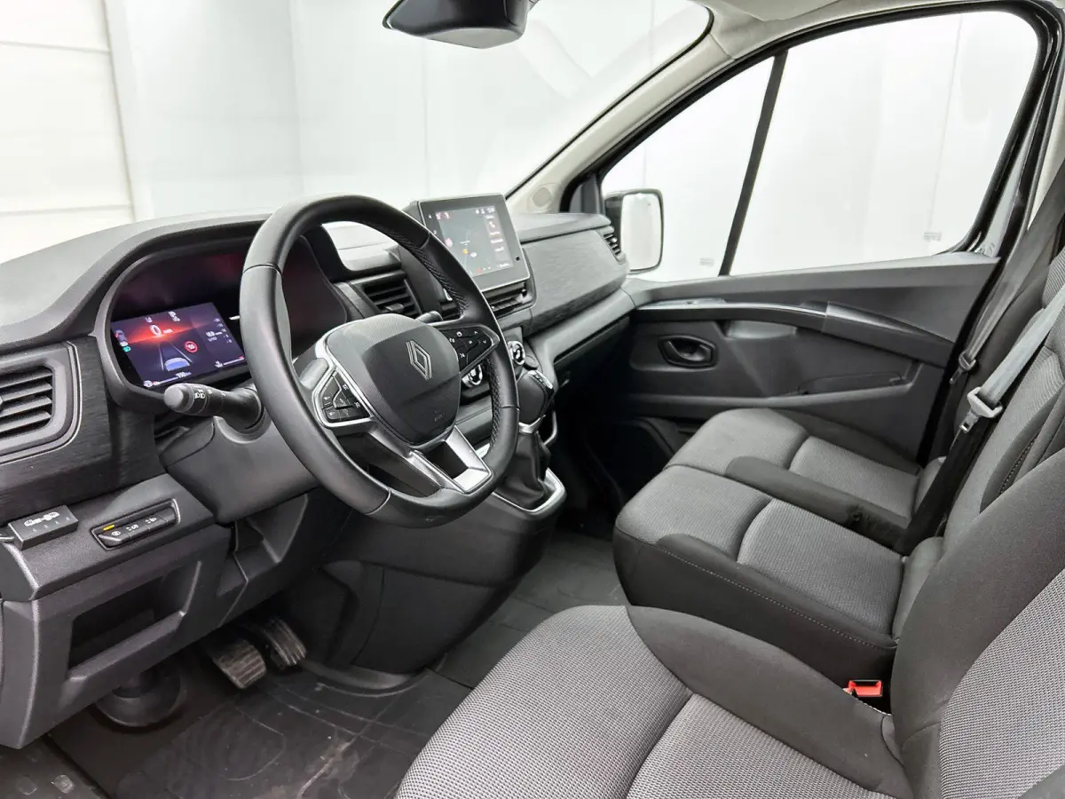 2.0 Blue dCi 150 EDC T30 L2H1 Advance Dubbele Cabine Navigatie Airco Lichtmetalen velgen Betimmering Trekhaak Camera Parkeer sensoren Dab