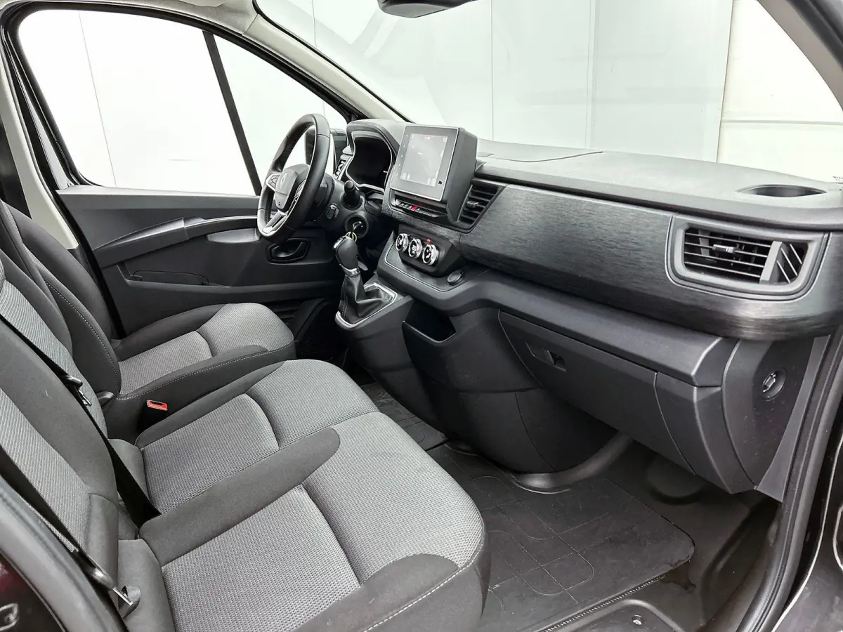 2.0 Blue dCi 150 EDC T30 L2H1 Advance Dubbele Cabine Navigatie Airco Lichtmetalen velgen Betimmering Trekhaak Camera Parkeer sensoren Dab