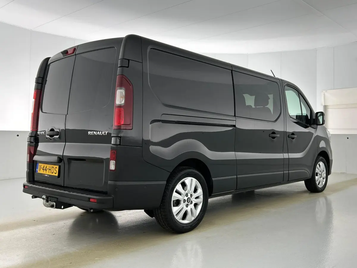 2.0 Blue dCi 150 EDC T30 L2H1 Advance Dubbele Cabine Navigatie Airco Lichtmetalen velgen Betimmering Trekhaak Camera Parkeer sensoren Dab