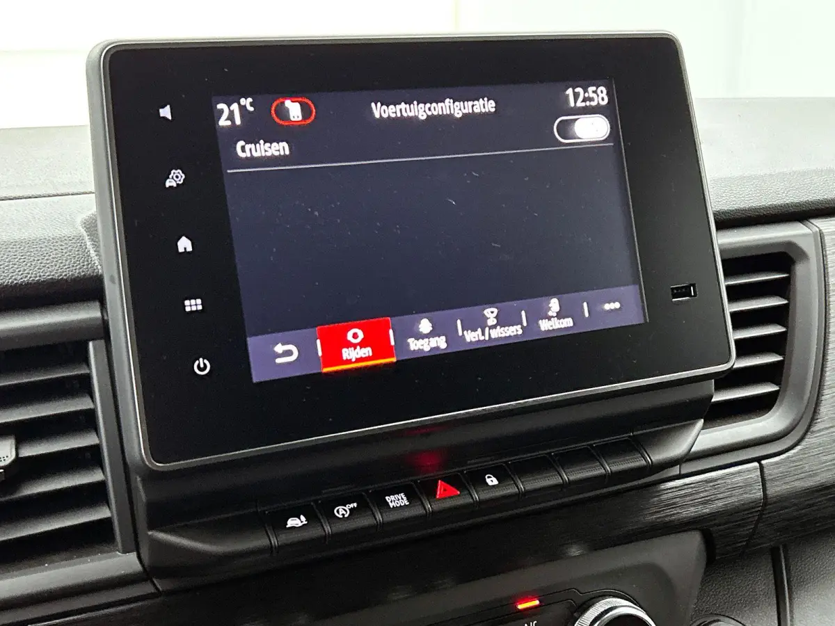 2.0 Blue dCi 150 EDC T30 L2H1 Advance Dubbele Cabine Navigatie Airco Lichtmetalen velgen Betimmering Trekhaak Camera Parkeer sensoren Dab