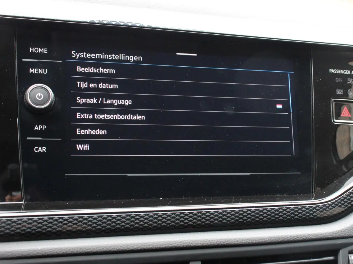 1.0 TSI Automaat Life Navigatie Apple Carplay/Android Auto Climate Control Digitale Cockpit Stoelverwarming Parkeer sensoren Adaptive Cruise Control Lichtmetalen Velgen