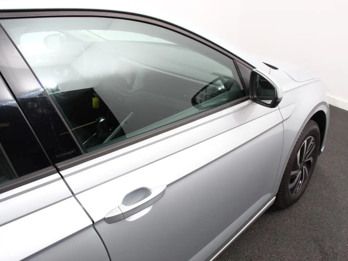 1.0 TSI Automaat Life Navigatie Apple Carplay/Android Auto Climate Control Digitale Cockpit Stoelverwarming Parkeer sensoren Adaptive Cruise Control Lichtmetalen Velgen