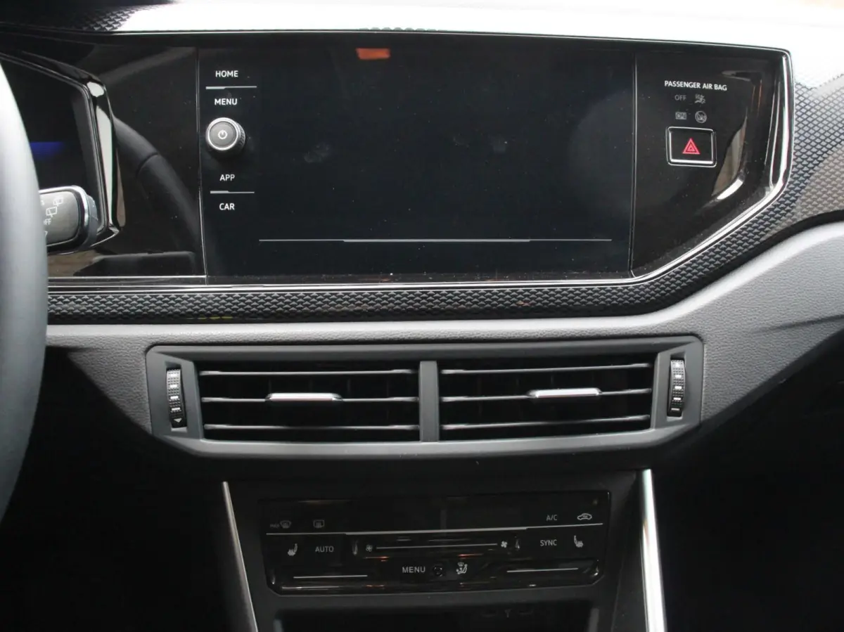 1.0 TSI Automaat Life Navigatie Apple Carplay/Android Auto Climate Control Digitale Cockpit Stoelverwarming Parkeer sensoren Adaptive Cruise Control Lichtmetalen Velgen