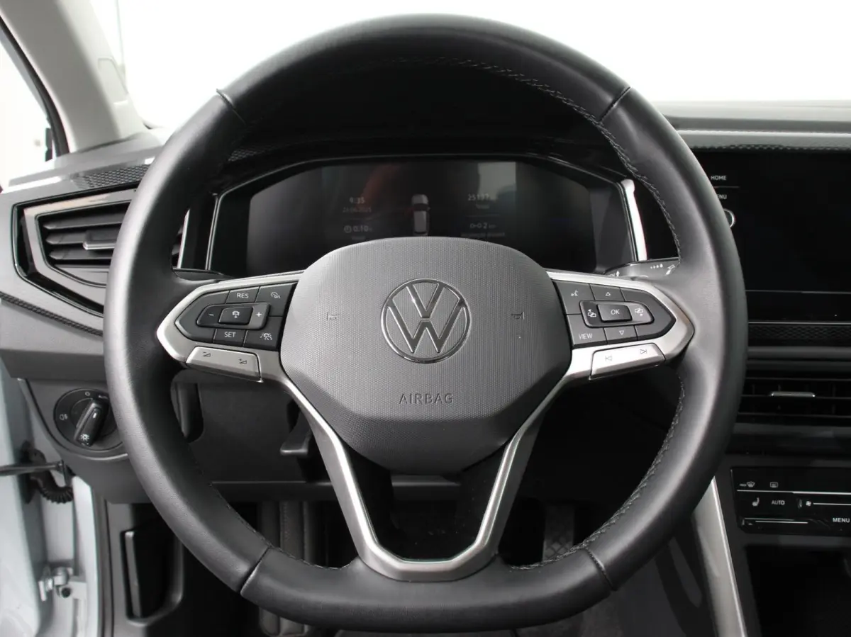 1.0 TSI Automaat Life Navigatie Apple Carplay/Android Auto Climate Control Digitale Cockpit Stoelverwarming Parkeer sensoren Adaptive Cruise Control Lichtmetalen Velgen