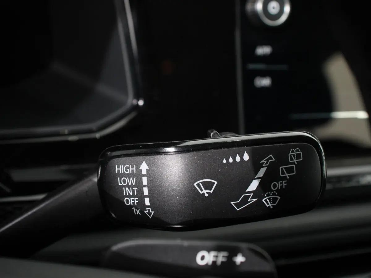1.0 TSI Automaat Life Navigatie Apple Carplay/Android Auto Climate Control Digitale Cockpit Stoelverwarming Parkeer sensoren Adaptive Cruise Control Lichtmetalen Velgen