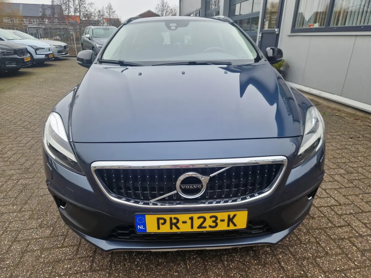 T3 Nordic+ | Lichtmetalen velgen 17" | Stoelverwarming | Verwarmbare voorruit