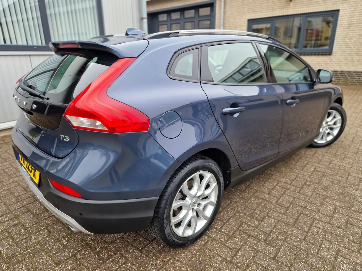 T3 Nordic+ | Lichtmetalen velgen 17" | Stoelverwarming | Verwarmbare voorruit