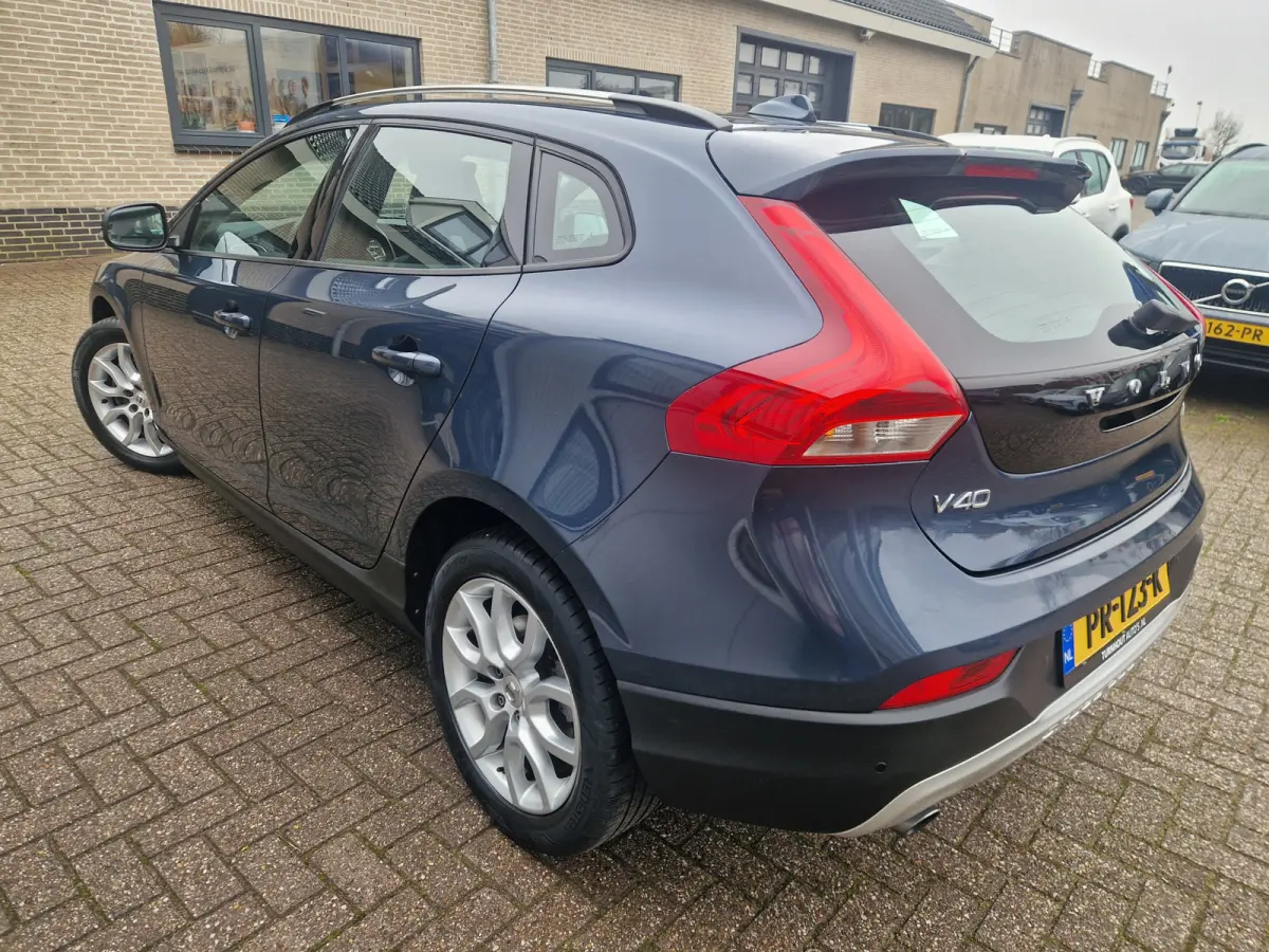 T3 Nordic+ | Lichtmetalen velgen 17" | Stoelverwarming | Verwarmbare voorruit