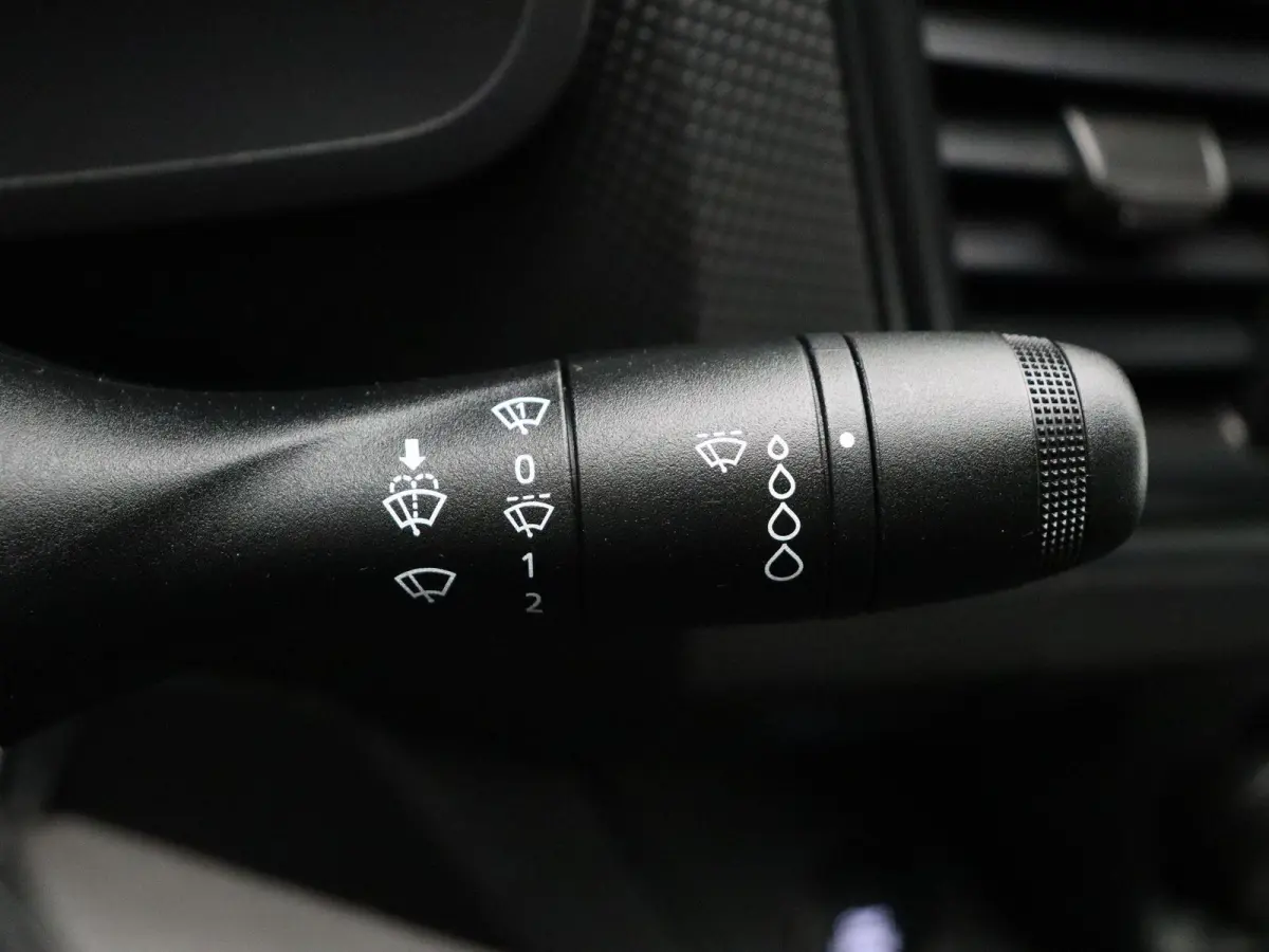 2.0 Blue dCi 110pk T30 L2H1 Comfort | Laadruimtepakket | Achteruitrijcamera | Vierseizoensbanden |