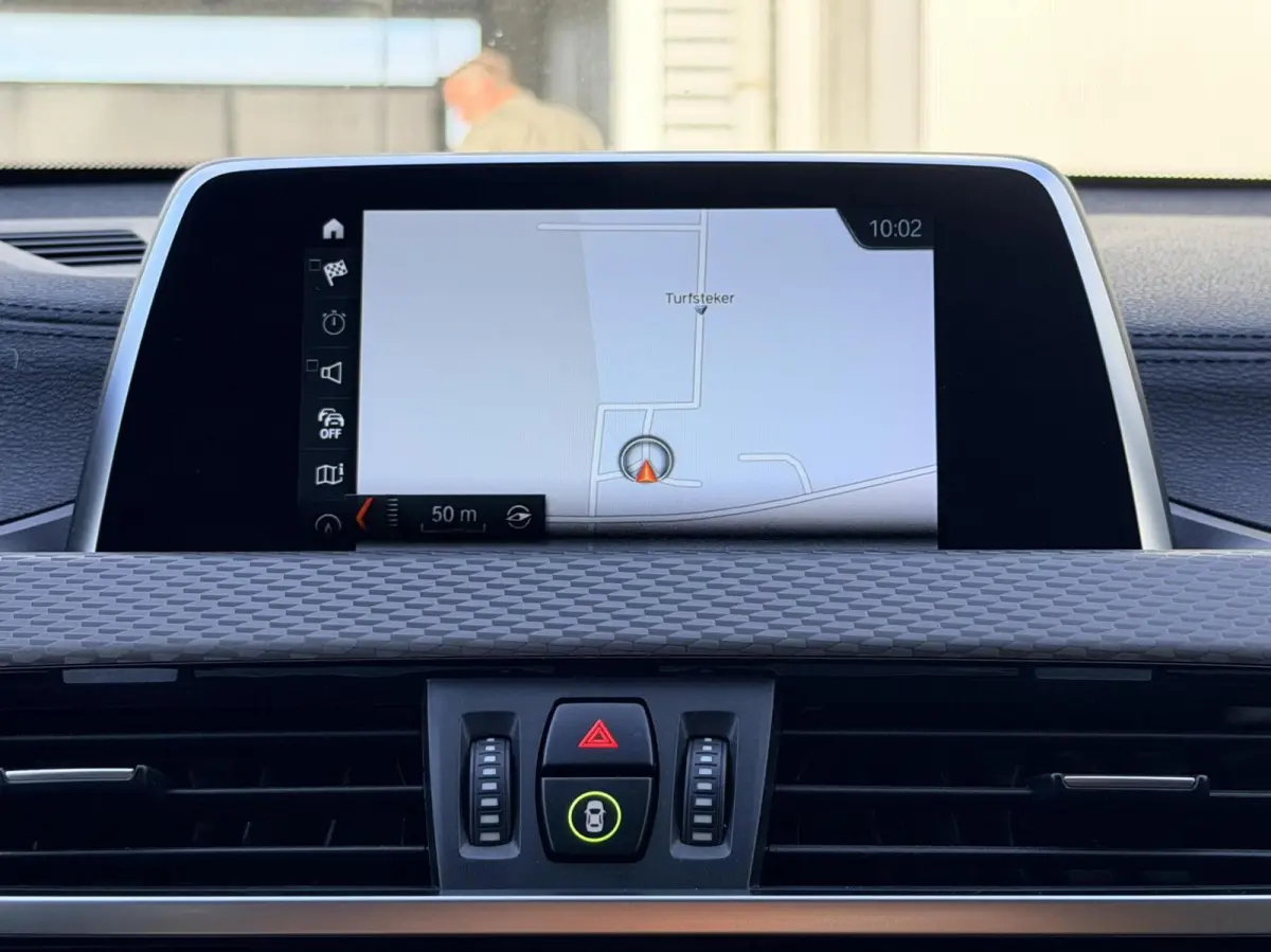 sDrive18i Executive | Automaat | M Sport | Trekhaak | Carplay | Cruise | PDC | Sportstoelen| 19" LMV| Navi
