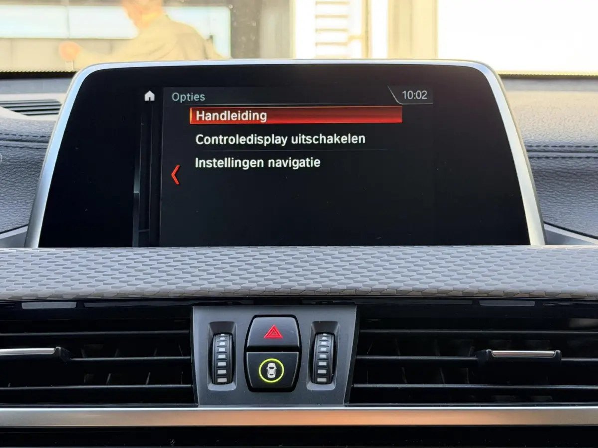 sDrive18i Executive | Automaat | M Sport | Trekhaak | Carplay | Cruise | PDC | Sportstoelen| 19" LMV| Navi