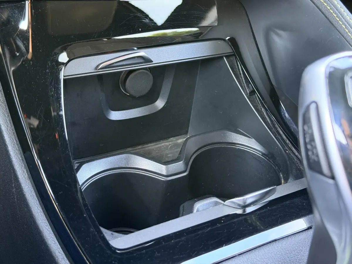 sDrive18i Executive | Automaat | M Sport | Trekhaak | Carplay | Cruise | PDC | Sportstoelen| 19" LMV| Navi