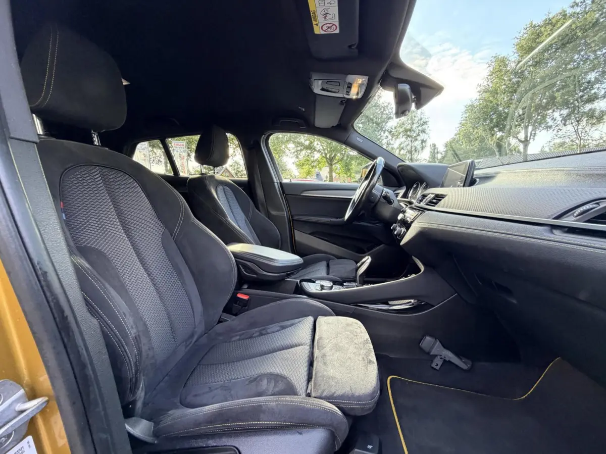 sDrive18i Executive | Automaat | M Sport | Trekhaak | Carplay | Cruise | PDC | Sportstoelen| 19" LMV| Navi
