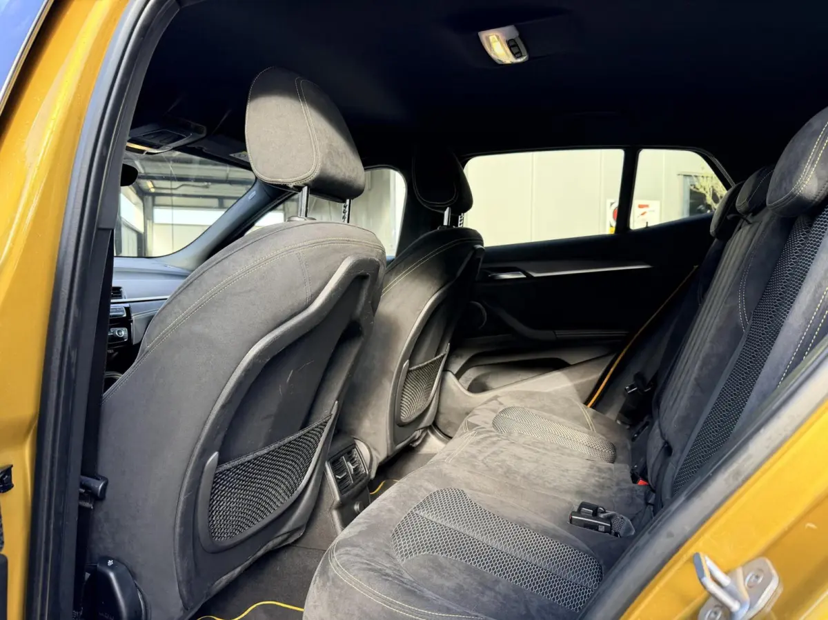 sDrive18i Executive | Automaat | M Sport | Trekhaak | Carplay | Cruise | PDC | Sportstoelen| 19" LMV| Navi