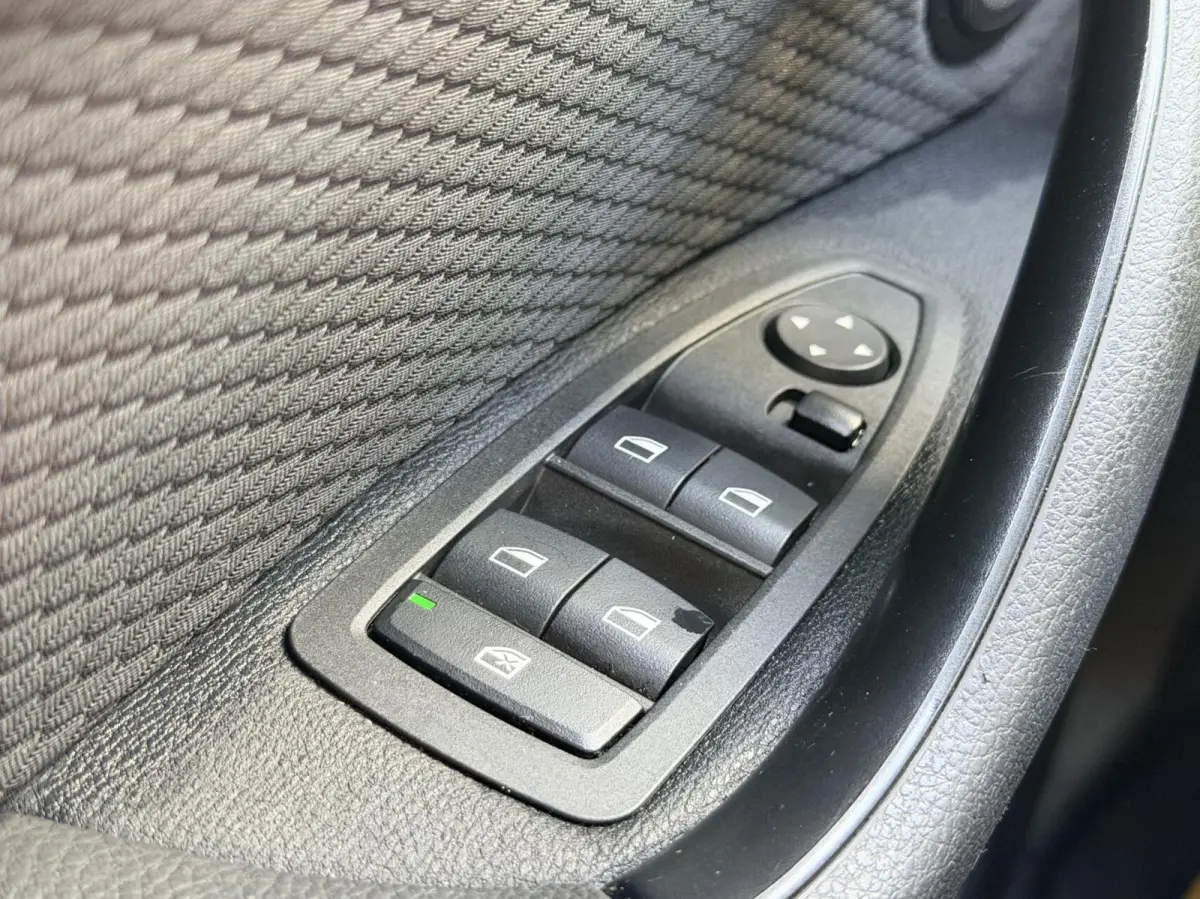 sDrive18i Executive | Automaat | M Sport | Trekhaak | Carplay | Cruise | PDC | Sportstoelen| 19" LMV| Navi