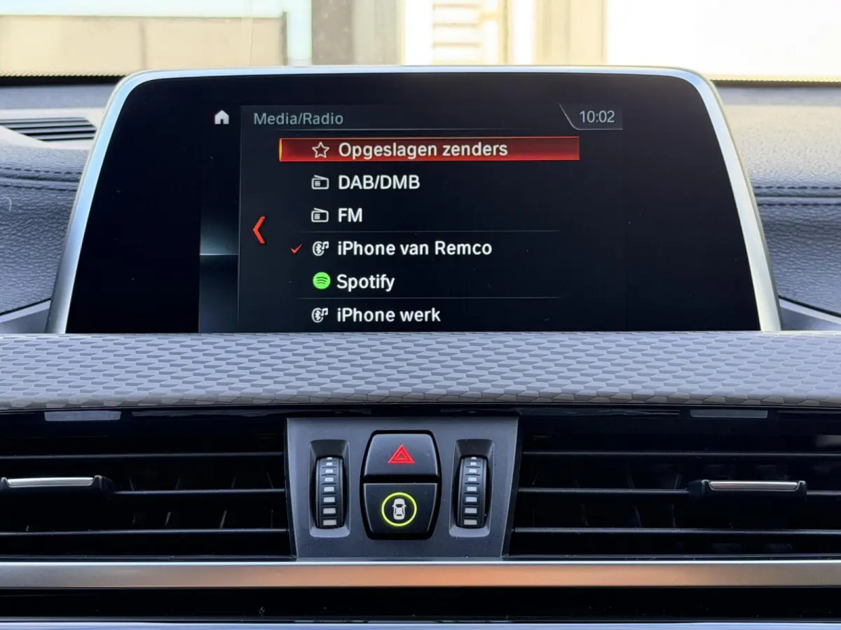 sDrive18i Executive | Automaat | M Sport | Trekhaak | Carplay | Cruise | PDC | Sportstoelen| 19" LMV| Navi