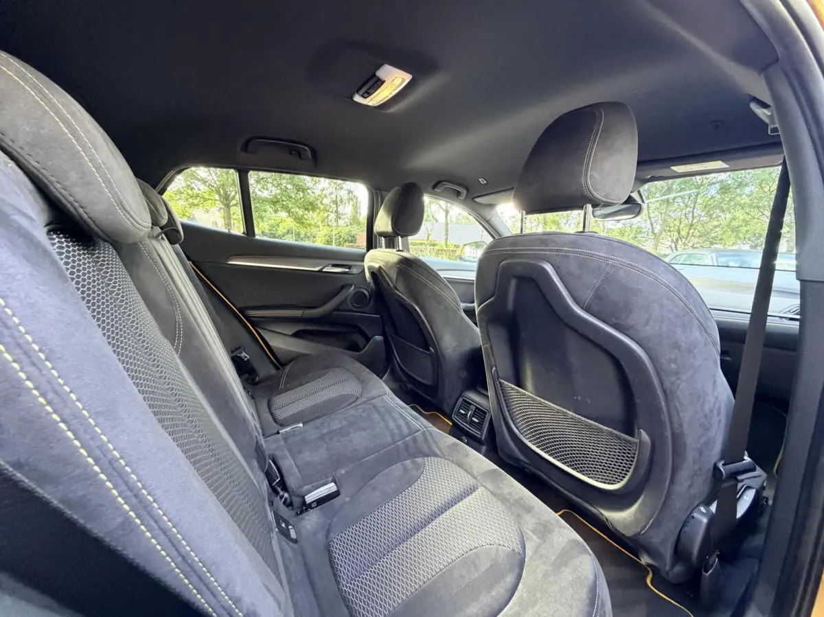 sDrive18i Executive | Automaat | M Sport | Trekhaak | Carplay | Cruise | PDC | Sportstoelen| 19" LMV| Navi