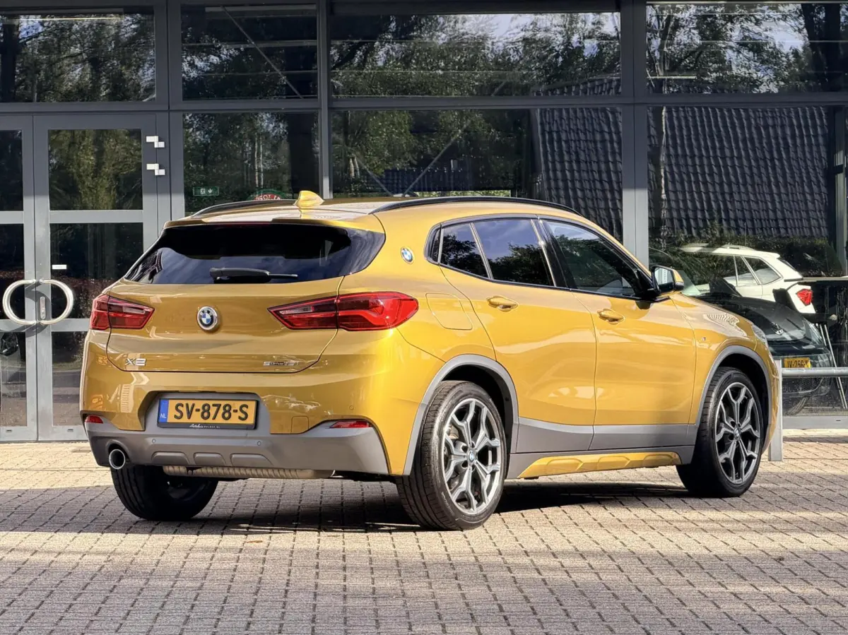 sDrive18i Executive | Automaat | M Sport | Trekhaak | Carplay | Cruise | PDC | Sportstoelen| 19" LMV| Navi