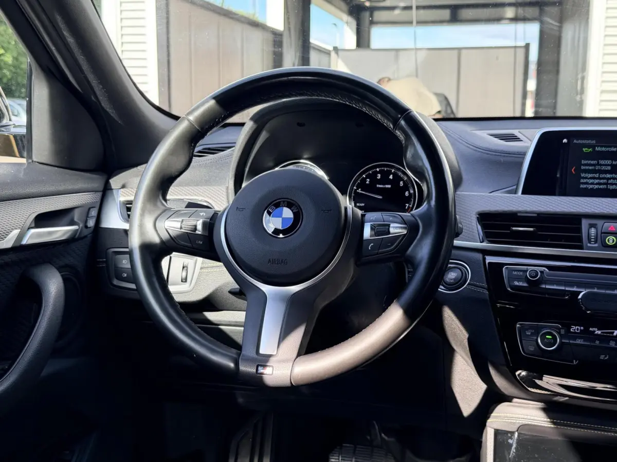 sDrive18i Executive | Automaat | M Sport | Trekhaak | Carplay | Cruise | PDC | Sportstoelen| 19" LMV| Navi