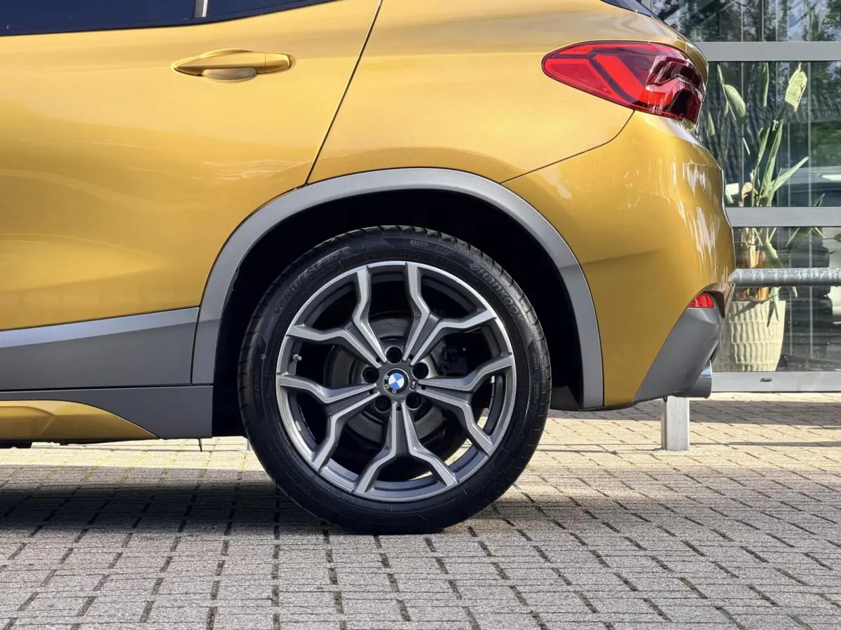 sDrive18i Executive | Automaat | M Sport | Trekhaak | Carplay | Cruise | PDC | Sportstoelen| 19" LMV| Navi