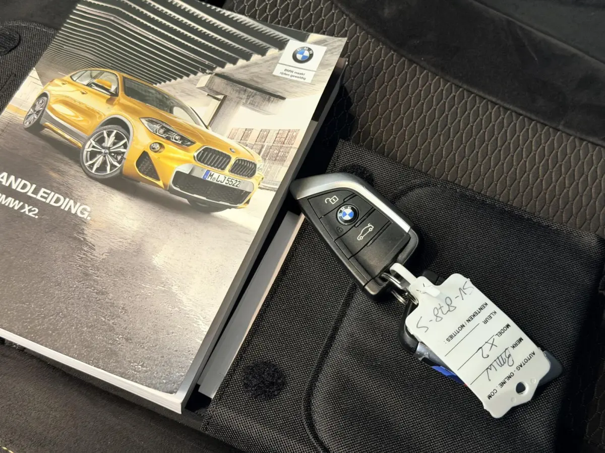 sDrive18i Executive | Automaat | M Sport | Trekhaak | Carplay | Cruise | PDC | Sportstoelen| 19" LMV| Navi