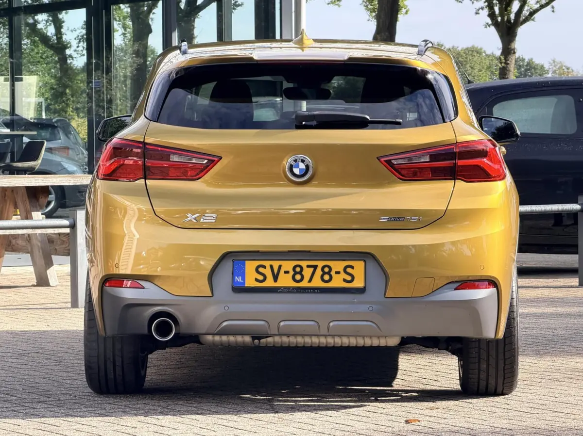 sDrive18i Executive | Automaat | M Sport | Trekhaak | Carplay | Cruise | PDC | Sportstoelen| 19" LMV| Navi