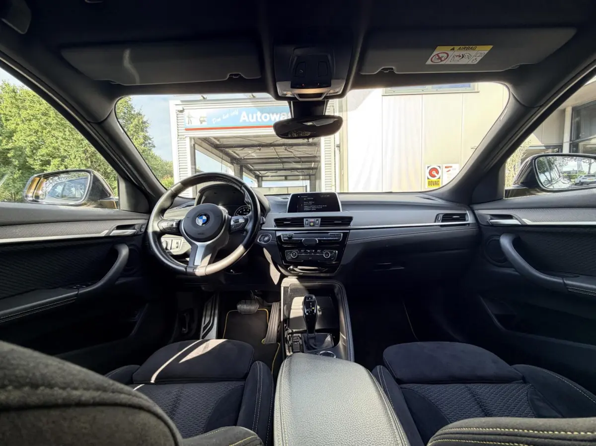 sDrive18i Executive | Automaat | M Sport | Trekhaak | Carplay | Cruise | PDC | Sportstoelen| 19" LMV| Navi