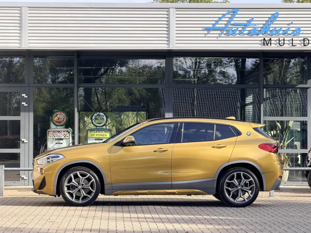 sDrive18i Executive | Automaat | M Sport | Trekhaak | Carplay | Cruise | PDC | Sportstoelen| 19" LMV| Navi