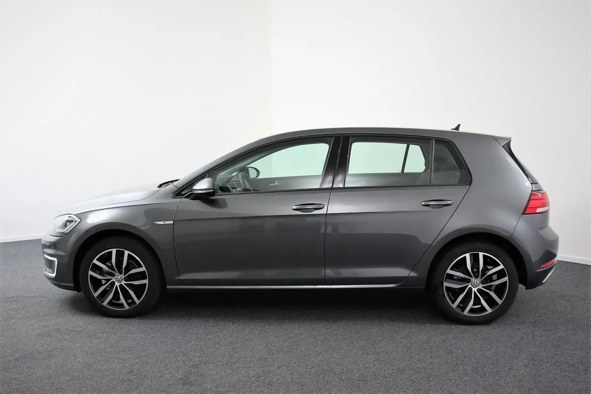 Edition Automaat SOH 89% Navigatie Digitale Cockpit Bluetooth Cruise Control Lichtmetalen Velgen Camera Parkeer Sensoren