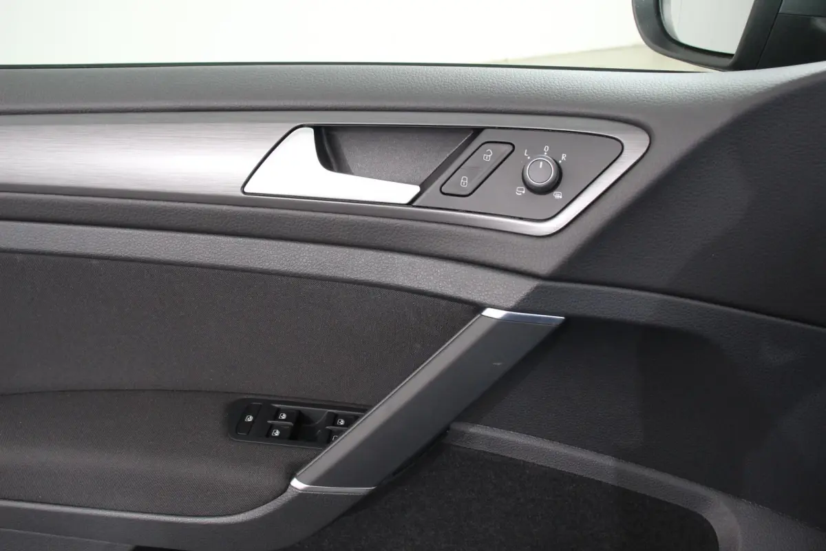 Edition Automaat SOH 89% Navigatie Digitale Cockpit Bluetooth Cruise Control Lichtmetalen Velgen Camera Parkeer Sensoren