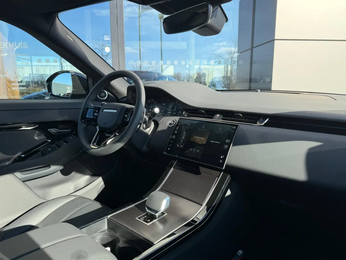 P270e AWD SE Dynamic | 20 Inch | 360gr Camera | Black Pack | Cold Climate | Pano | Meridian