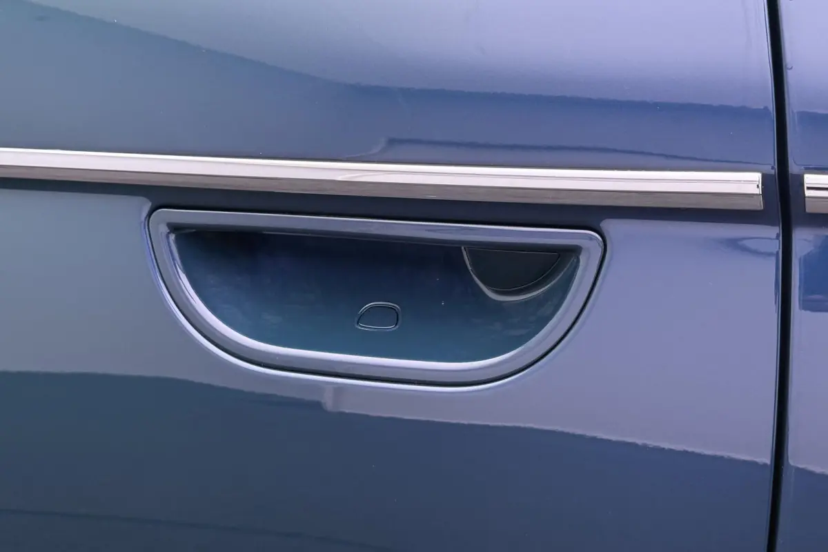 La Prima 42 kWh / Panoramadak / Navi / Carplay / Camera