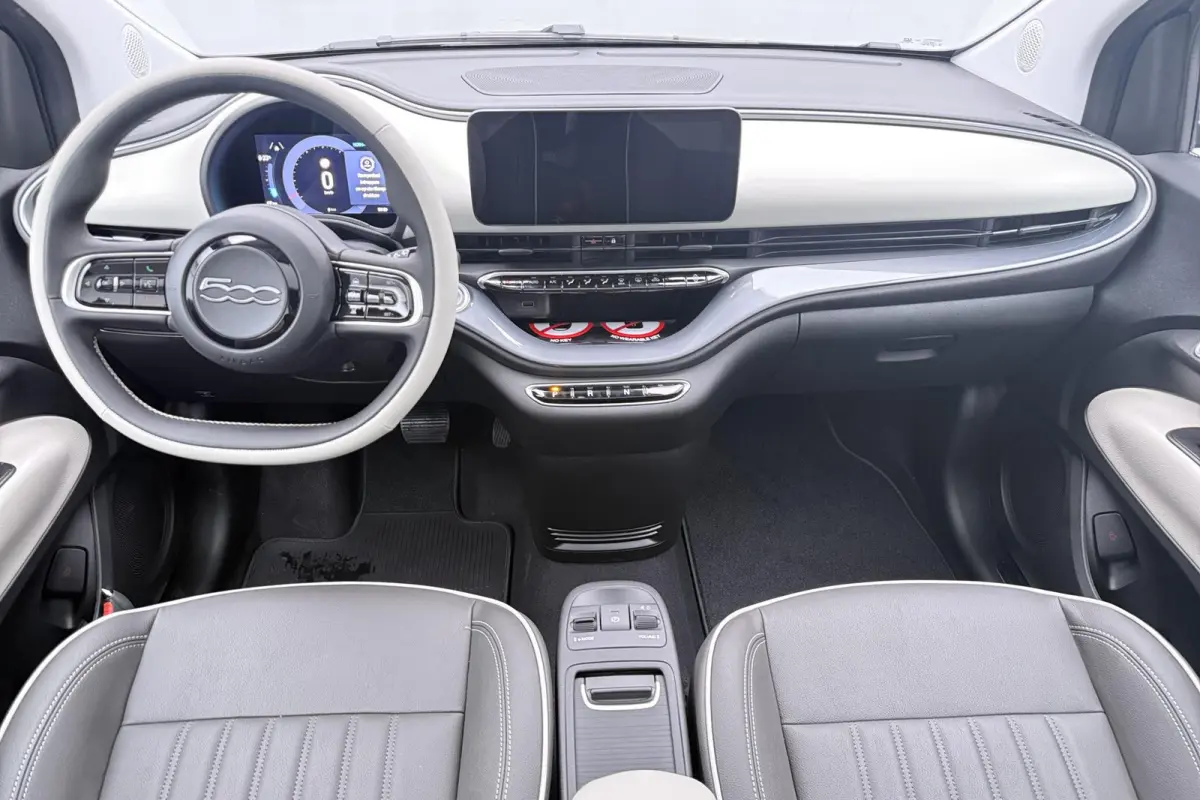La Prima 42 kWh / Panoramadak / Navi / Carplay / Camera