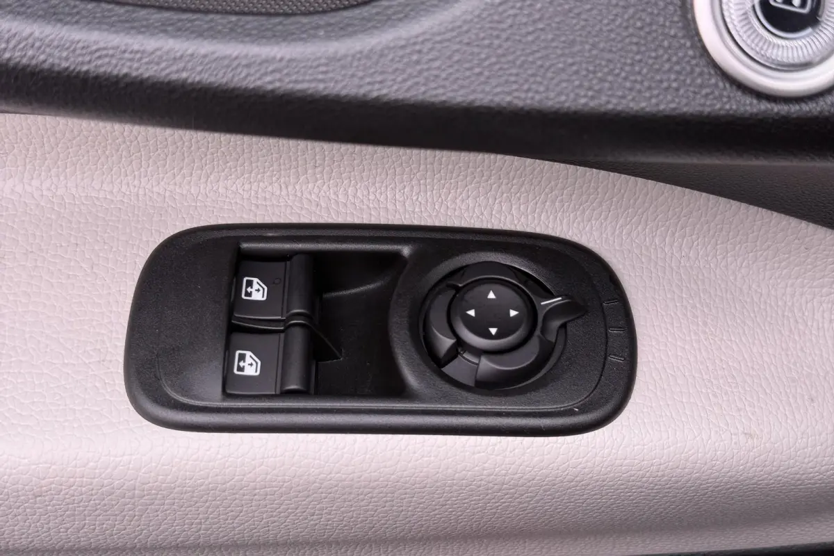 La Prima 42 kWh / Panoramadak / Navi / Carplay / Camera