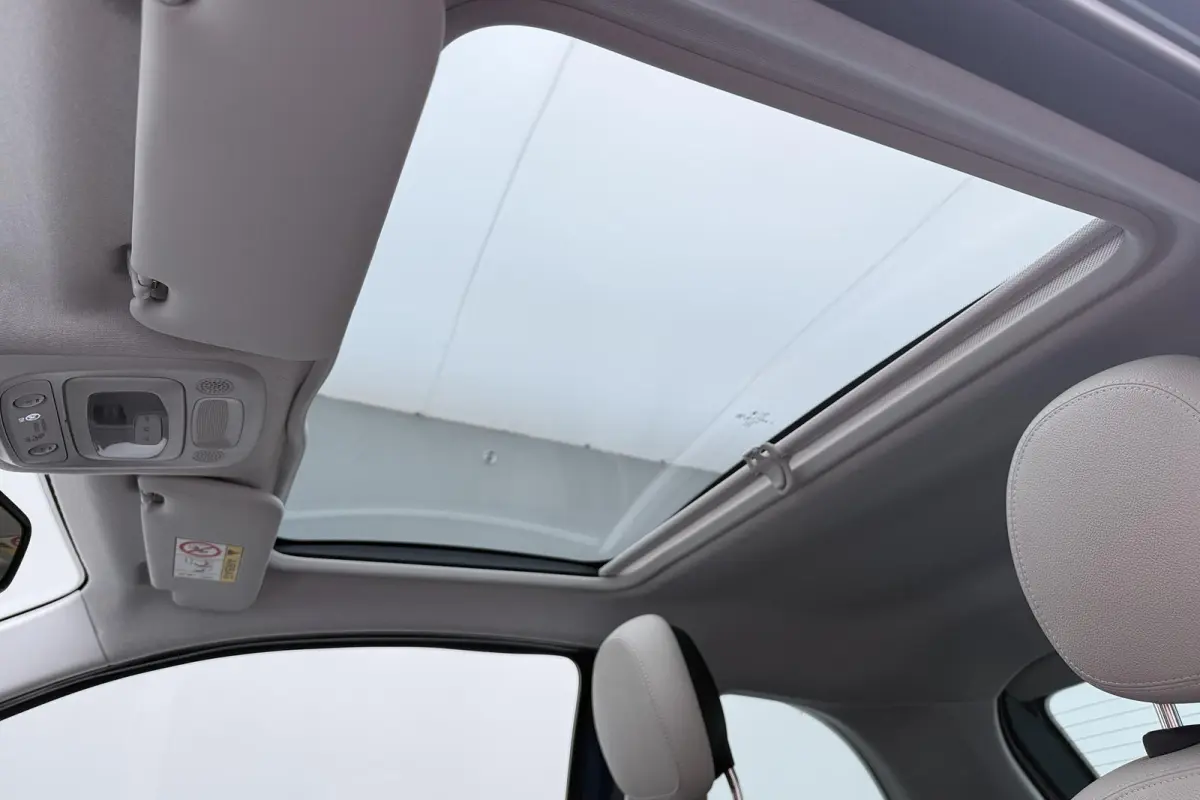 La Prima 42 kWh / Panoramadak / Navi / Carplay / Camera