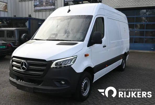 317 CDI L2H2 Pro LED, Geveerde stoel, Navigatie met camera