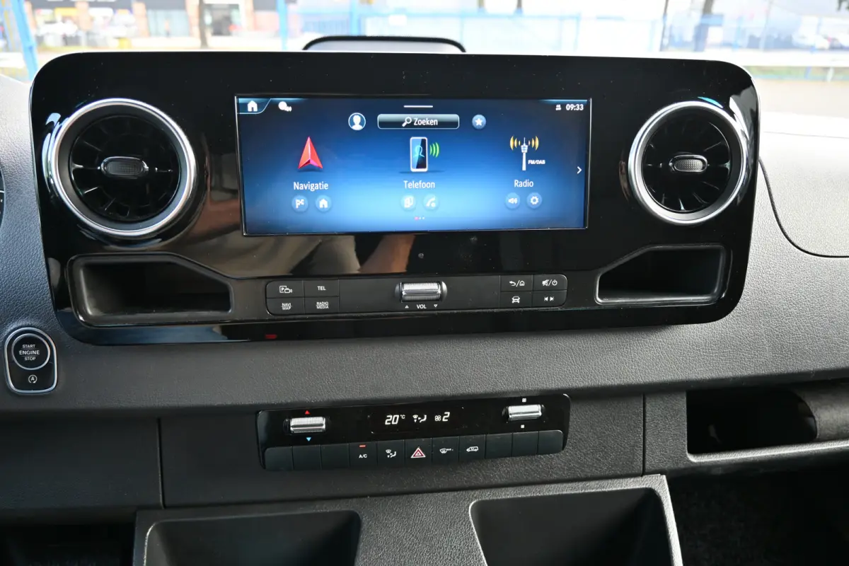 317 CDI L2H2 Pro LED, Geveerde stoel, Navigatie met camera