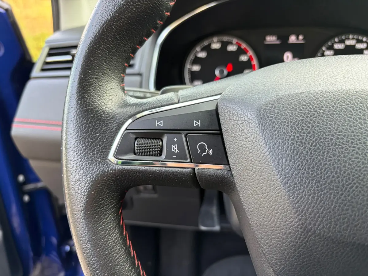 1.0 TSI FR DSG I PDC I LED I CLIMA I CRUISE I STOELVERW I UNIEKE KM