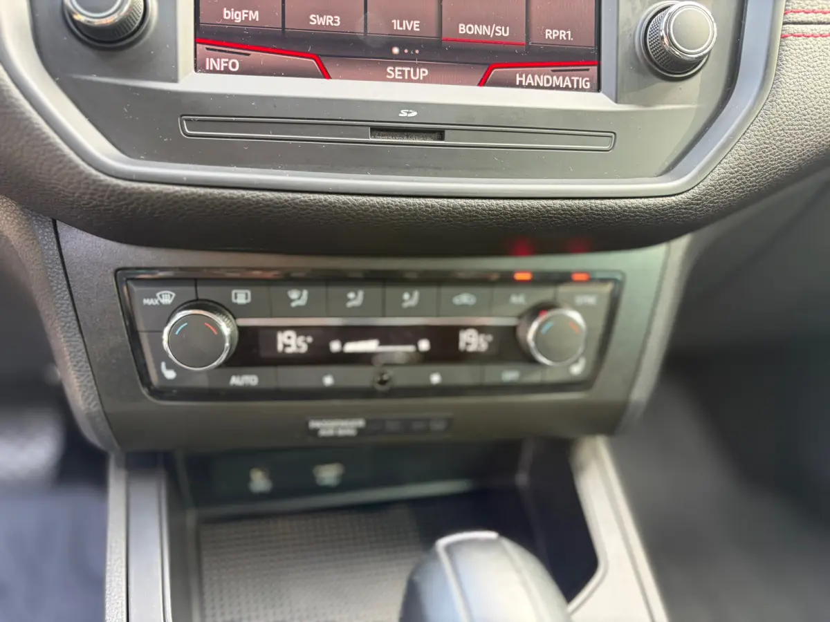 1.0 TSI FR DSG I PDC I LED I CLIMA I CRUISE I STOELVERW I UNIEKE KM