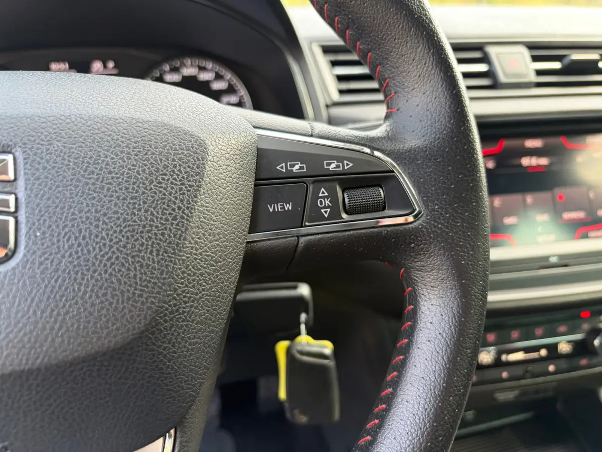 1.0 TSI FR DSG I PDC I LED I CLIMA I CRUISE I STOELVERW I UNIEKE KM