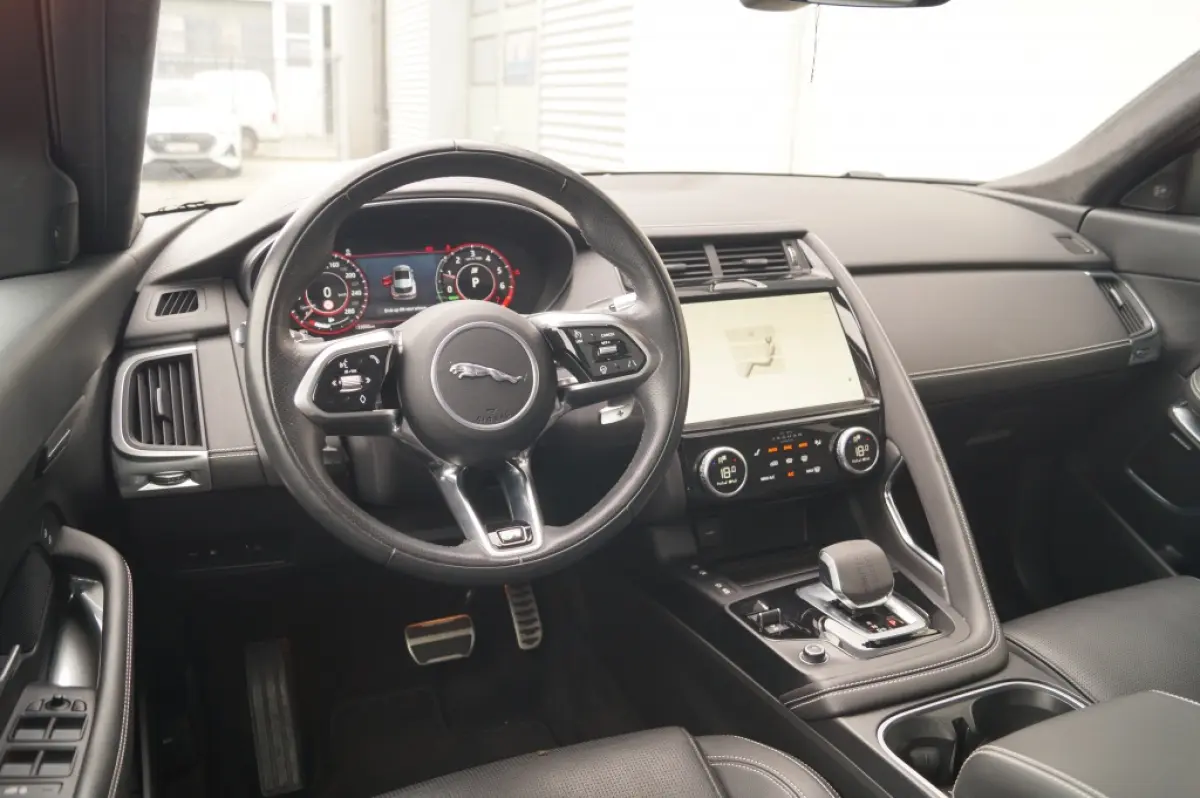1.5 P300e AWD R-Dynamic HSE -LEER-PANO-CAM-ECC-