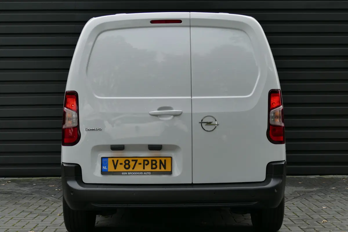 1.5 DIESEL 100PK L1H1 / CARPLAY / BETIMMERING / KEYLESS / 3-ZITS / NAVI / AIRCO / LED / PDC / BLUETOOTH / CRUISECONTROL / 1E EIGENAAR / SCHITTERENDE STAAT !!