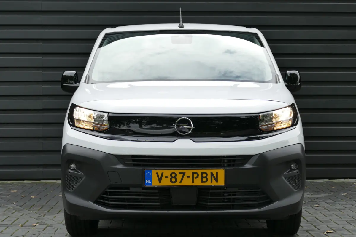 1.5 DIESEL 100PK L1H1 / CARPLAY / BETIMMERING / KEYLESS / 3-ZITS / NAVI / AIRCO / LED / PDC / BLUETOOTH / CRUISECONTROL / 1E EIGENAAR / SCHITTERENDE STAAT !!